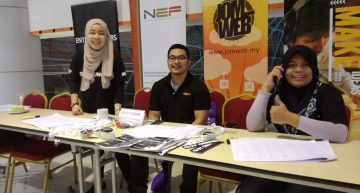 Petugas dari NEF Petugas dari NEF